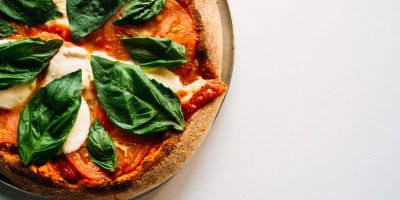 De top 5 lekkerste vegetarische pizza’s bij Domino’s